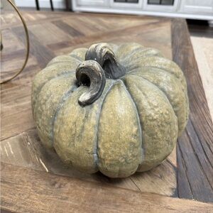Rustic Green Pumpkin Decor Thanksgiving